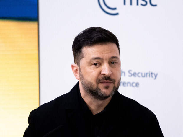 Зеленский пообещал всемерную поддержку неонацистам «Азова»*