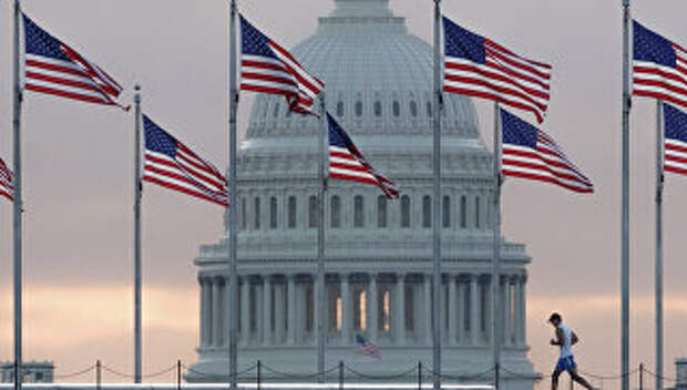 Вид на здание Капитолия в Вашингтоне