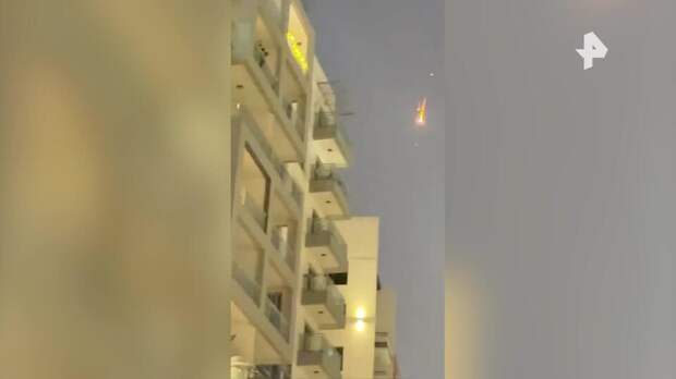 Летящие над Дубаем ракеты сняли на видео