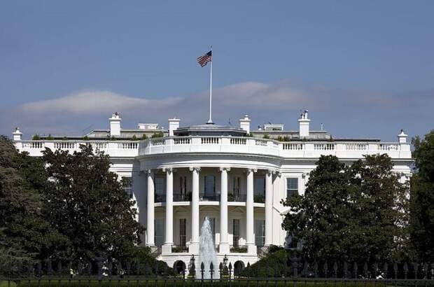 Трамп заявил, что хочет полного смещения иранского руководства