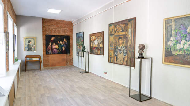 Три поколения - одна выставка: В тверской галерее представили работы династии Переяславцев-Дроновых