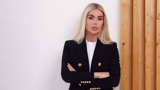 Алиса Лобанова и бренд «Нева» поддержали проект «Женщины-герои: опора на искусство» арт-кластера «Таврида»