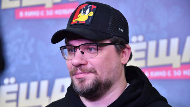 «Отдирал вместе с волосами»: Харламов про накладную лысину в «Новой теще»