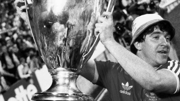 Умер двукратный обладатель Кубка европейских чемпионов Джон Робертсон