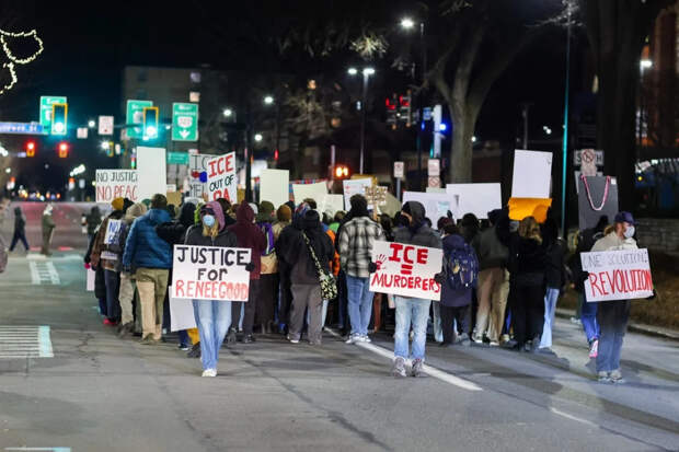 Журналисты CNN попали под разгон слезоточивым газом в ходе протестов в США