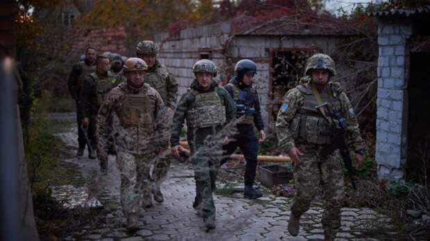 Зеленский встретился с военными в Донбассе