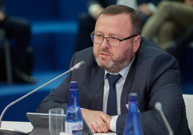 «Речи об остановке заводов не идёт, но кризис коснётся всех!» Отставка вагонов РЖД, профицит-дефицит, спад производства ПС и другие беды — в интервью топ-менеджера ОВС Евгения Семенова