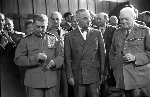 Война с Россией – главное для чего создаются новые народы