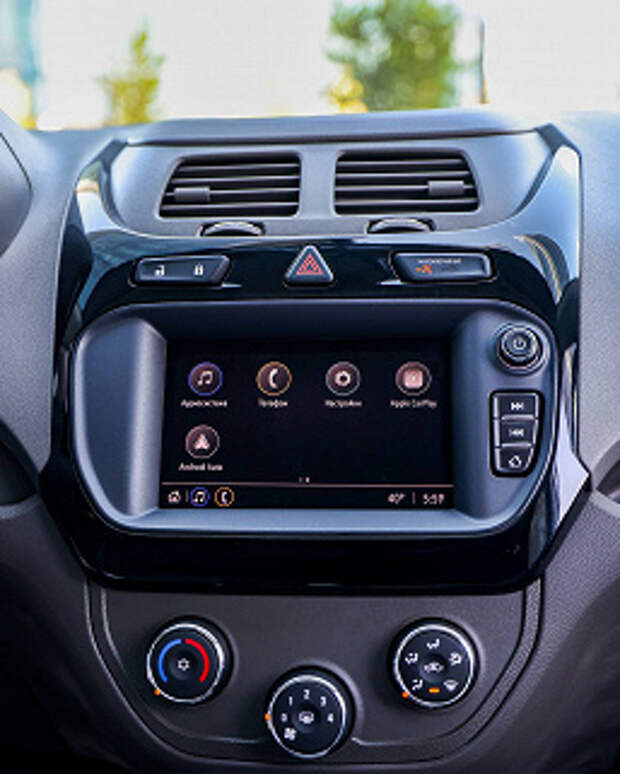 Представлен обновленный Chevrolet Cobalt. Теперь у него есть подогрев сидений и круиз-контроль