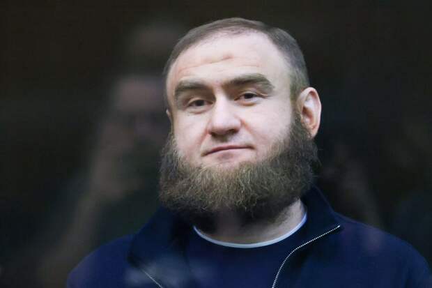 Отбывающий пожизненное Рауф Арашуков потребовал ₽100 тыс. за невыдачу еды