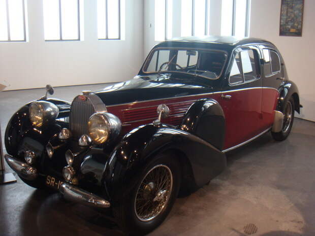 Испанский музей ретро-автомобилей. Изображение № 12.