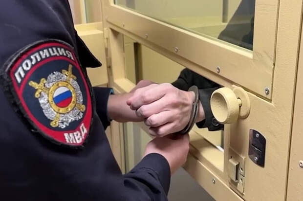 Адвокат Левин: оформление на себя чужих карт — риск попасть под уголовное дело