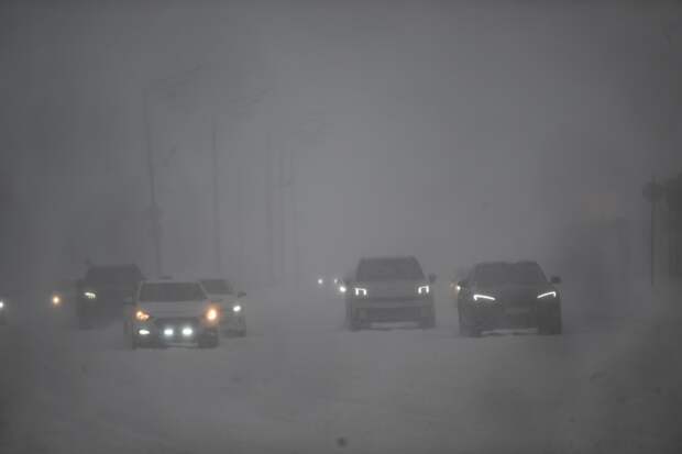 Юрист предупредил водителей о наказании за грязные фары