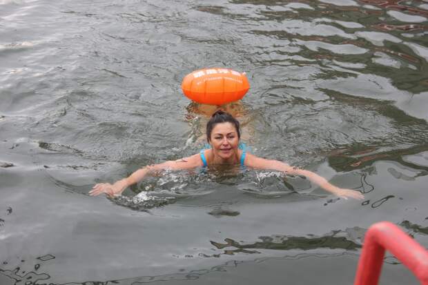 Рязанские «моржи» проплыли в ледяной воде 5175 метров