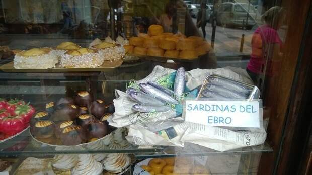 Испанские сладости могут быть любой формы и даже выглядеть как сардины в консервной банке страны, факты, это интересно