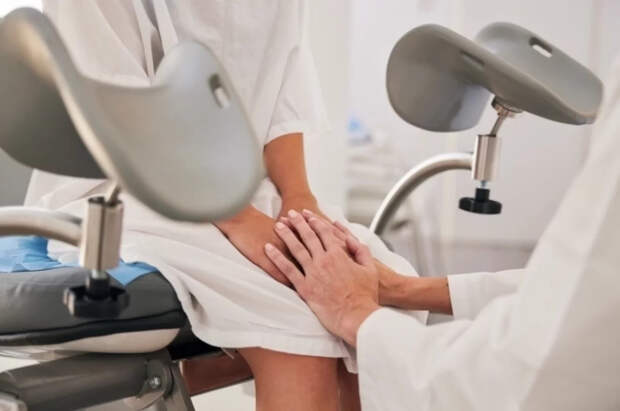 Гинеколог забыл инструмент в теле пациентки после осмотра