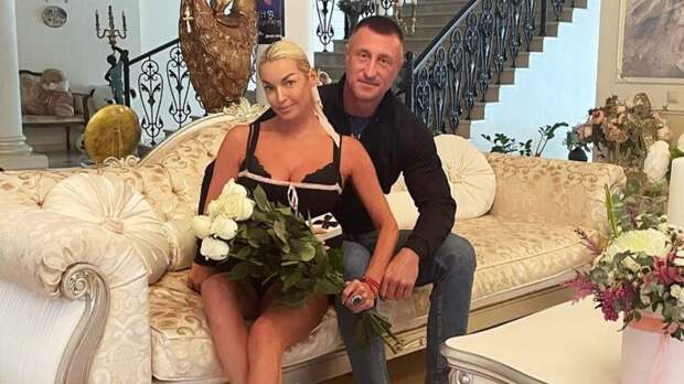 «Любимый, знай, что я всегда с тобой»: в Сети появилось последнее письмо от жены, которое получил бывший Волочковой перед смертью