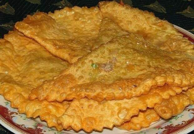 Сочные крымские чебуреки