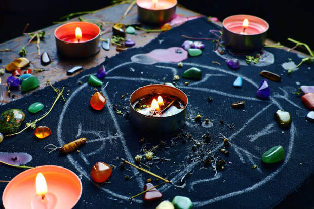 Религиовед Силантьев назвал гадания богопротивным занятием