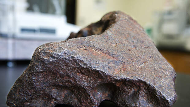 SciAdv: метеорит NWA 14250 содержит первичные минералы возрастом 4,5 млрд лет