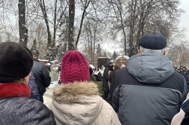 В белоснежном гробу: ритуальный эксперт оценил знаки на похоронах Алентовой