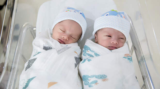 Российские врачи помогли женщине с 20-сантиметровой миомой родить двойняшек