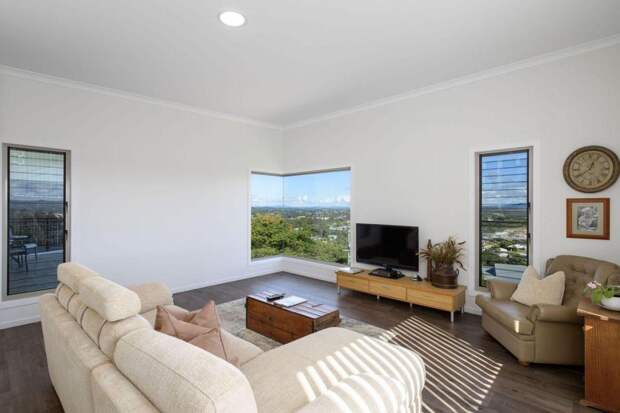 Муж и жена купили водный резервуар и превратили его в роскошный дом