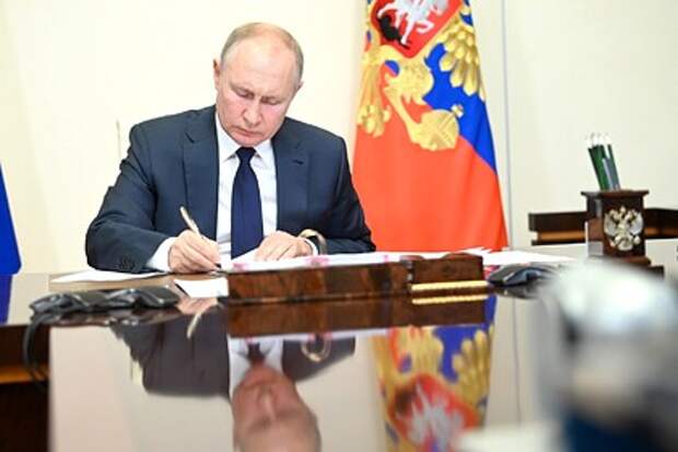 Путин присвоил 12 городам новые звания
