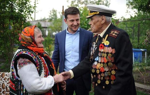Зеленский опубликовал фото с ветеранами УПА и СССР