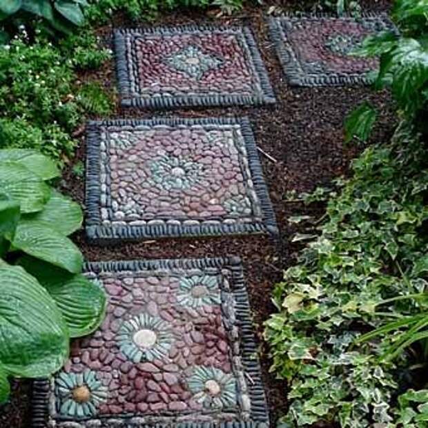 дорожка в саду из плит с мозаикой своими руками