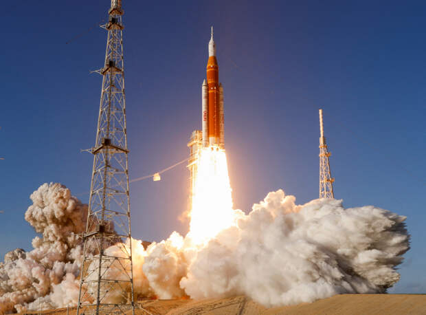 Назван срок окупаемости первого за полвека полета человека к Луне