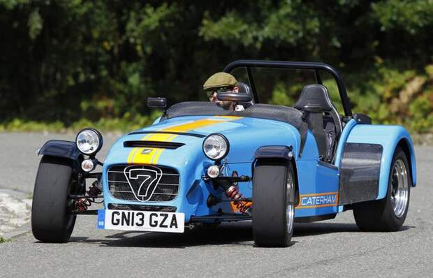 Автомобиль Caterham 620R.