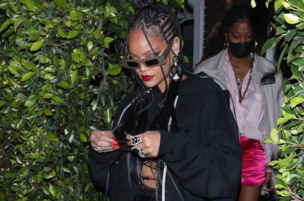 Мини утром и вечером: разбираем два новых образа Рианны