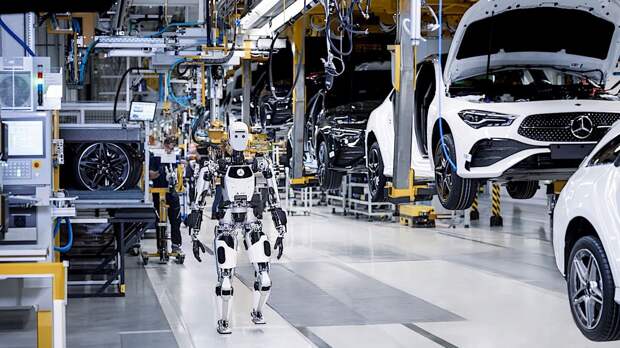 Mercedes-Benz принял на работу андроидов