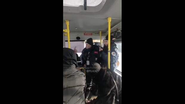 В Балашихе абу-бандит водитель маршрутки во время проверки исправности терминала для оплаты, начал кричать, после чего специально резко затормозил, из...