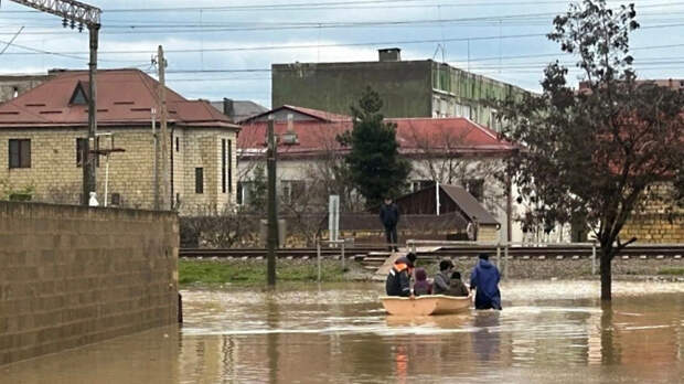 Экстренное совещание и помощь людям: Путин дал ряд поручений в связи с наводнением в Дагестане