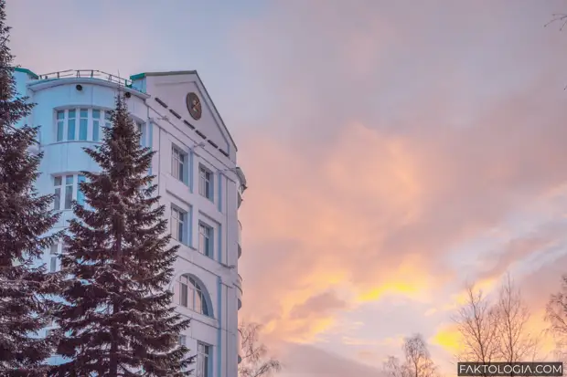 Сайт властей ХМАО взломан, хакеры разместили информацию о ситуации на Украине