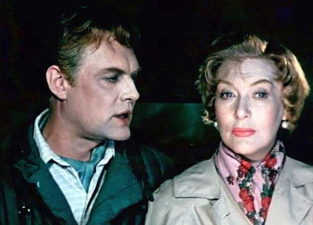Кадр из фильма *Русский сувенир*, 1960 | Фото: kino-teatr.ru Кадр из фильма *Русский сувенир*, 1960 | Фото: kino-teatr.ru