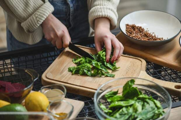 Профессор назвала продукты, которые реально помогают организму после праздников