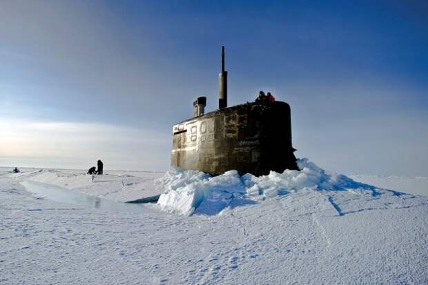 Подводный флот США облажался: вместо учебного залпа по России подлодки застряли во льдах Арктики