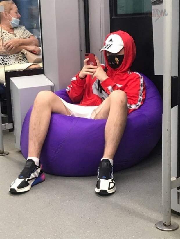 Модники и чудаки из метро