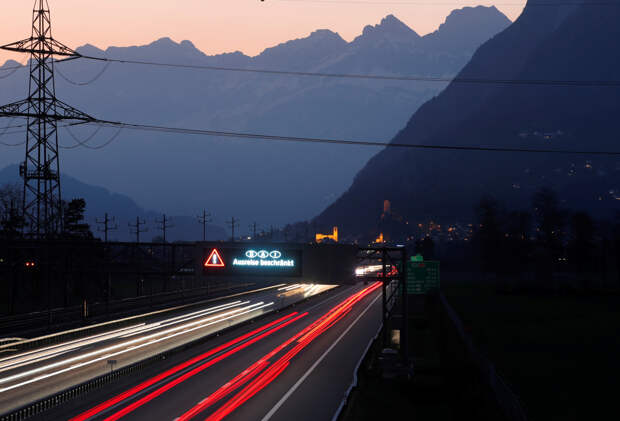 Немцев призвали притормозить
