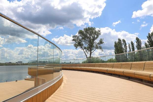 Мэр Воронежа предложил горожанам поделиться идеями, чем дополнить Петровскую набережную Мэр Воронежа предложил горожанам поделиться идеями, чем дополнить Петровскую набережную