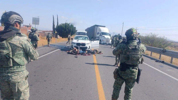 «Мы здесь власть»: в Мексике боевики развязали террор на улицах после убийства главы наркокартеля