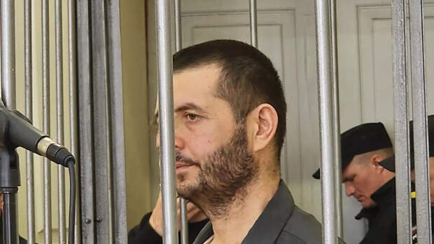 Против Курбонова выдвинули обвинение в организации нелегальной миграции: он зарегистрировал 46 иностранцев