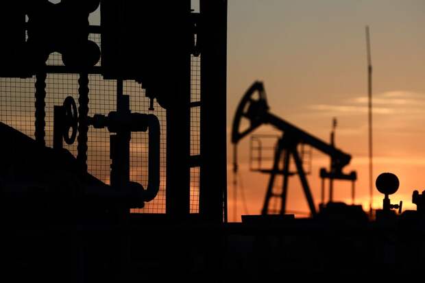 Дмитриев: из-за военных действий цена нефти превысит 100 долларов за баррель