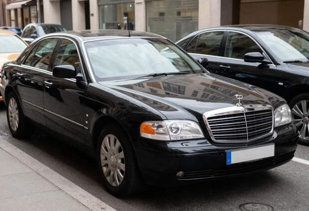 Вэнс прилетел в Милан: 300 агентов, 45 автомобилей и 14 самолетов сопровождения