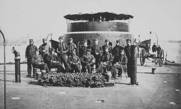 Офицеры на палубе военного корабля-монитора, 1863 год