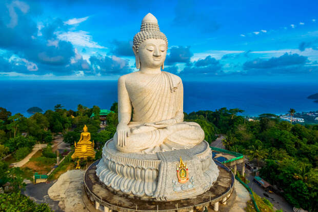 АТОР: около 10 тыс. россиян застряли в Таиланде из-за ситуации на Ближнем Востоке