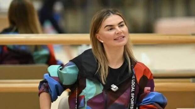 «Счастливая семья»: сияющую Кабаеву засняли с детьми